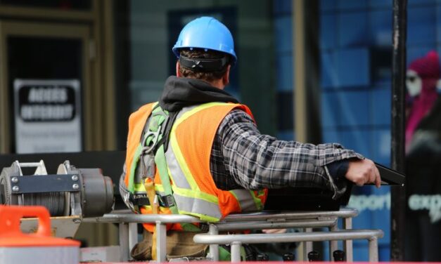 4 ways to improve job safety on construction sites